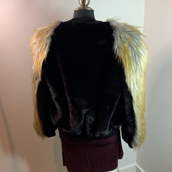 Shaci faux fur oversized bomber style jacket - Picture 2 of 15